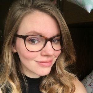 Meet your Posher, Brenna